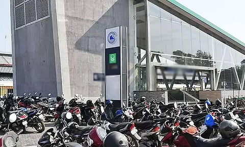 மெட்ரோ ரெயில் நிலையங்களில் பயண அட்டை இருந்தால் மட்டுமே வாகனங்களை நிறுத்த அனுமதி...!