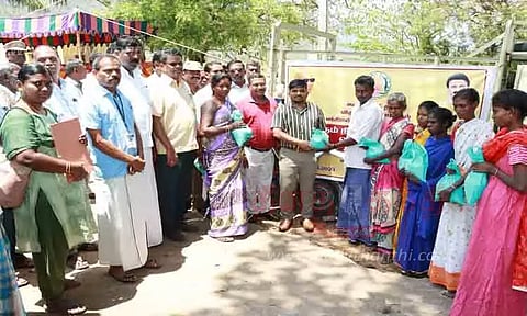 நடமாடும் ரேஷன் கடை திறப்பு