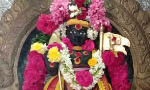 முருகன் கோவில்களில் சிறப்பு அபிஷேகம்