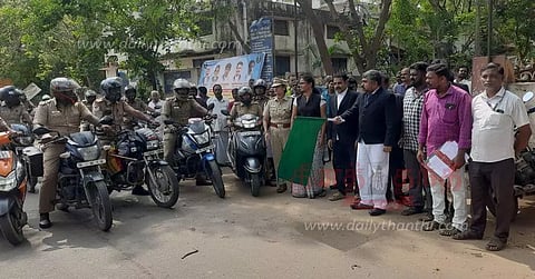 'ஹெல்மெட்' விழிப்புணர்வு ஊர்வலம்