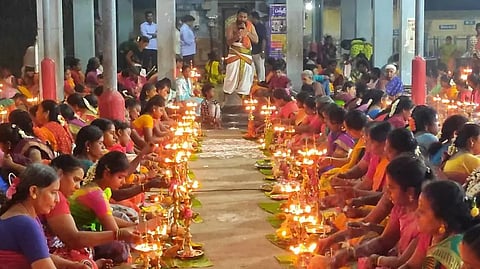 மச்சபுரீஸ்வரர் கோவிலில் திருவிளக்கு பூஜை