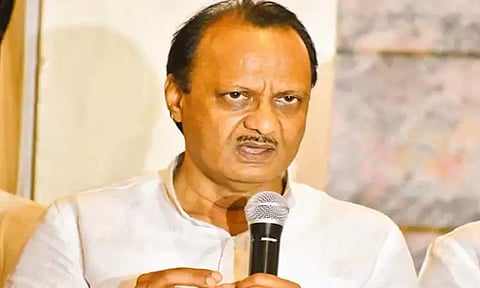 சர்வதேச சூதாட்டக்காரரின் மகள் மராட்டிய துணை முதல்-மந்திரி பட்னாவிஸ் வீட்டுக்குள் நுழைந்தது எப்படி? சட்டசபையில் அஜித்பவார் கேள்வி