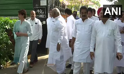 ராகுல் காந்தி தகுதி நீக்க விவகாரம்: டெல்லியில் காங்கிரஸ் கட்சி உண்ணாவிரத போராட்டத்திற்கு போலீசார் அனுமதி மறுப்பு