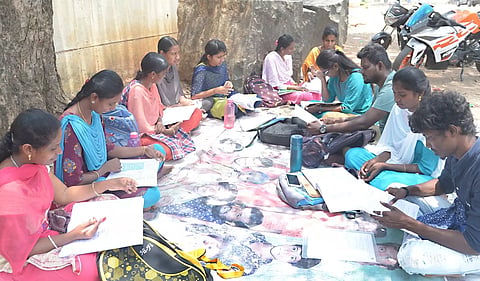 குடிமைப்பணி தேர்வு எழுதுபவர்களுக்கு உதவித்தொகைதமிழகத்தில் ஐ.ஏ.எஸ்., ஐ.பி.எஸ். படிக்கும் ஆர்வம் அதிகரிக்குமா?மாணவர்கள் கருத்து
