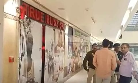 டெல்லியில் ஸ்பா என்ற பெயரில் பாலியல் தொழில் - 2 பேர் கைது