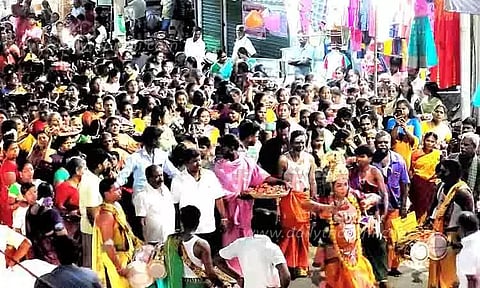 அம்மன் கோவில்களில் பூச்சொரிதல் விழா