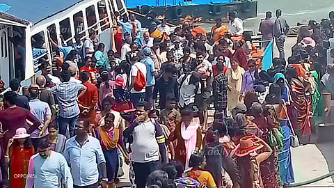 கன்னியாகுமரியில்சுற்றுலா பயணிகள் குவிந்தனர்