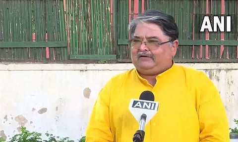 சுப்ரீம் கோர்ட்டில் 2 முறை மன்னிப்பு கேட்டவர் ராகுல் காந்தி: வீர சாவர்க்கரின் பேரன்