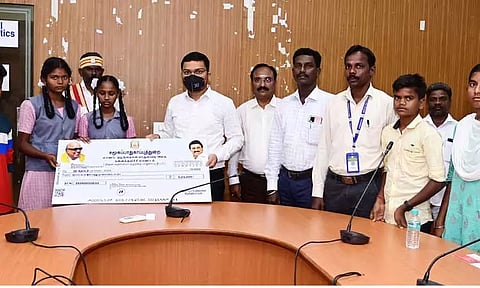 கள்ளக்குறிச்சியில் மக்கள் குறைகேட்பு கூட்டம்: ரூ.23¾ லட்சத்தில் நலத்திட்ட உதவிகள் கலெக்டர் ஷ்ரவன் குமார் வழங்கினார்