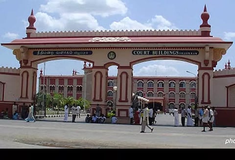 பெண் அதிகாரிக்கு பாலியல் தொல்லை அளித்ததாக தொடரப்பட்ட வழக்கு:சி.பி.சி.ஐ.டி. போலீஸ் சூப்பிரண்டு ஆஜராகி சாட்சியம்