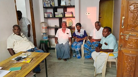 நெசவாளர்கள் உள்ளிருப்பு போராட்டம்