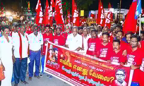 அரசு துறைகளில் காலிப்பணியிடங்களை நிரப்ப வேண்டும்