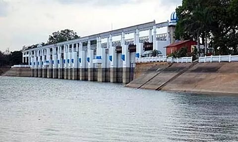 பூண்டி ஏரியில் மதகுகளை சீரமைத்த பிறகு கிருஷ்ணா தண்ணீரை பெற திட்டம் - அதிகாரி தகவல்