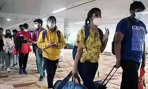 உக்ரைனில் படித்த இந்திய மருத்துவ மாணவர்களுக்கு இறுதி வாய்ப்பு - மத்திய அரசு தகவல்