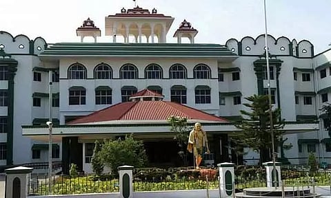 115 ஆண்டுகள் பழமையான காவல்நிலையத்தை காலி செய்யக் கோரிய வழக்கு - மதுரை ஐகோர்ட்டு கிளை அதிரடி உத்தரவு