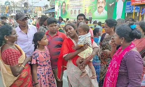 பைனான்சியர் தூக்குப்போட்டு தற்கொலை; உறவினர்கள் சாலை மறியல்