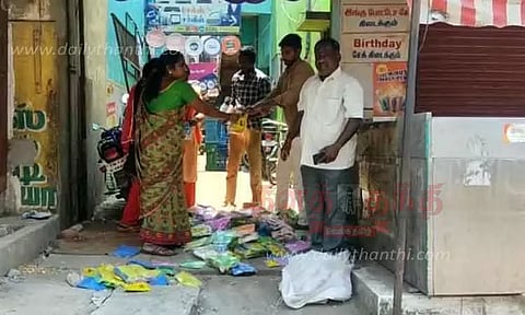 பிளாஸ்டிக் பொருட்கள் பறிமுதல்