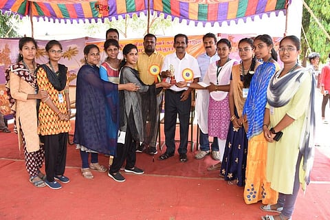 பழனியாண்டவர் கலை-பண்பாட்டு கல்லூரியில் விளையாட்டு விழா