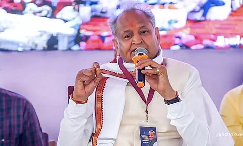 'ராகுல் காந்தியின் தகுதி நீக்கத்தில் சதி' அசோக் கெலாட் சொல்கிறார்