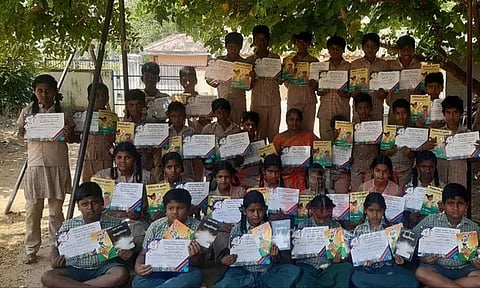 துளிர் திறனறிதல் தேர்வில் வென்ற மாணவர்களுக்கு பாராட்டு சான்றிதழ்