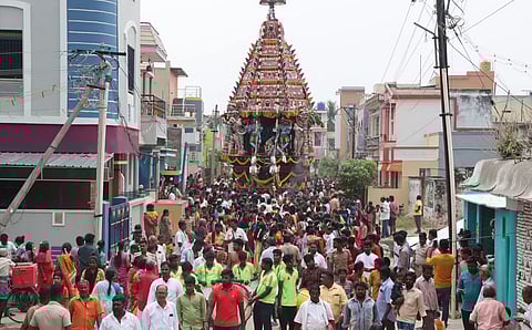 மார்க்கபந்தீஸ்வரர் கோவிலில் தேரோட்டம்