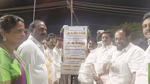 தேசிய நெடுஞ்சாலையில் மின் விளக்குகள்