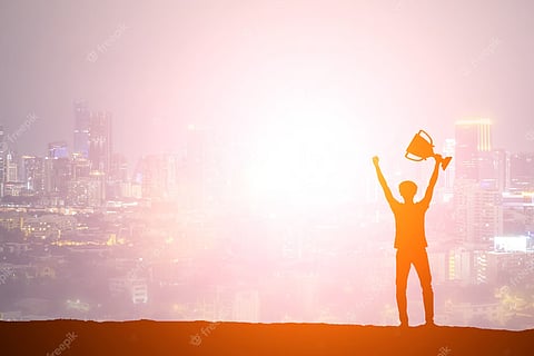 14 விருதுகள் பெற்று ஆசிரியர்கள் சாதனை