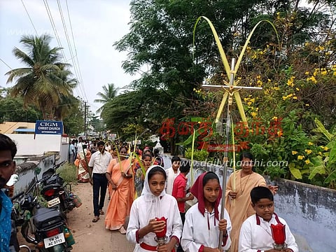 சத்தியமங்கலத்தில் கிறிஸ்தவர்கள் குருத்தோலை பவனி