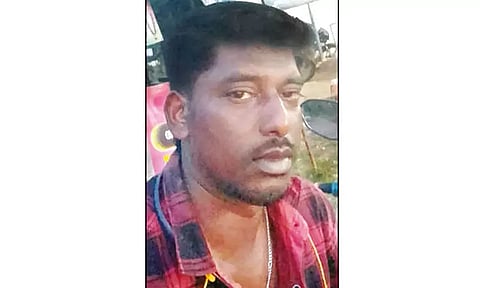 மனைவிக்கு புகைப்படங்களை காதலி அனுப்பியதால் மனம் உடைந்தார்: புதுமாப்பிள்ளை தற்கொலை