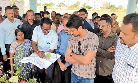 செம்மஞ்சேரியில் அமைச்சர் உதயநிதி ஸ்டாலின் ஆய்வு