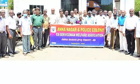 மழையால் சேதம் அடைந்த பயிர்களுக்கு பாரபட்சமின்றி உரிய நிவாரணம் வழங்க வேண்டும் குறைதீர்க்கும் நாள் கூட்டத்தில் கலெக்டரிடம் மனு