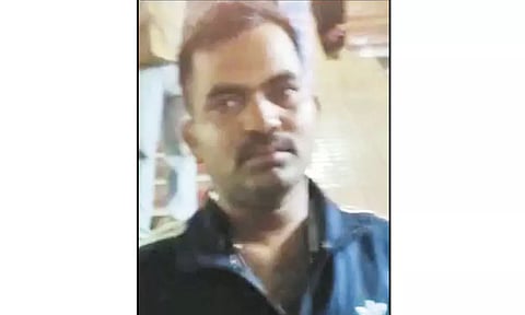 இளம்பெண்ணை கேலி செய்த சப்-இன்ஸ்பெக்டர் பணியிடை நீக்கம்