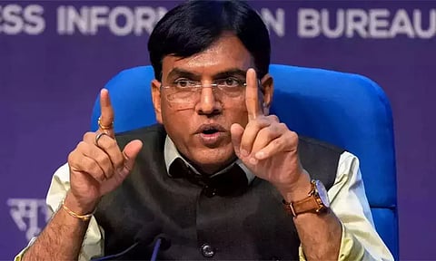 இளைஞர்கள்- ஆரோக்கியமானவர்களிடம் கூட அதிகரித்து வரும் மாரடைப்பு ஆராய குழு- மன்சுக் மாண்டவியா