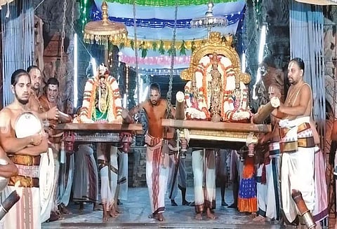 காஞ்சீபுரம் வரதராஜபெருமாள் கோவிலில் திருக்கல்யாணம்