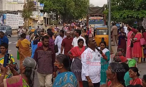 அருணாசலேஸ்வரர் கோவிலில் பக்தர்கள் கூட்டம் அலைமோதியது