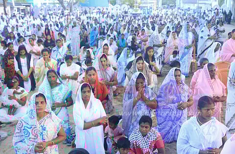 தேவாலயங்களில் சிறப்பு பிரார்த்தனை