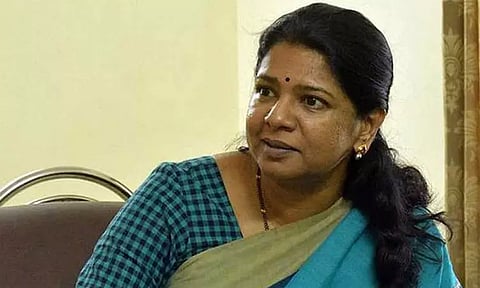 ஆங்கிலம், இந்தியில் மத்திய ரிசர்வ் காவலர் போட்டித்தேர்வு - திமுக எம்.பி. கனிமொழி கண்டனம்