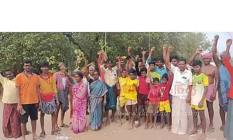 தமிழக டெல்டா பகுதிகளில் நிலக்கரி சுரங்க டெண்டர் ரத்து: தா.பழூர் விவசாயிகள் பட்டாசு வெடித்து மகிழ்ச்சி