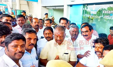 24-ந்தேதி நடைபெறும் திருச்சி மாநாட்டுக்கு சசிகலா, தினகரனை அழைப்போம் - மதுரையில் ஓ.பன்னீர்செல்வம் பேட்டி