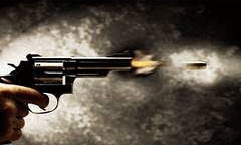 அமெரிக்கா: வங்கியில் மர்மநபர் நடத்திய துப்பாக்கிச்சூட்டில் 4 பேர் உயிரிழப்பு.!