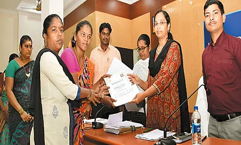 காஞ்சீபுரத்தில் மகளிர் சுய உதவிக்குழுக்களுக்கு மணிமேகலை விருது