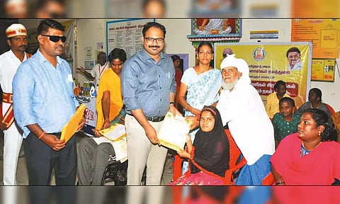 மக்கள் குறைதீர்க்கும் நாள் கூட்டம் ரூ.92 லட்சத்தில் நலத்திட்ட உதவிகளை வழங்கிய கலெக்டர்