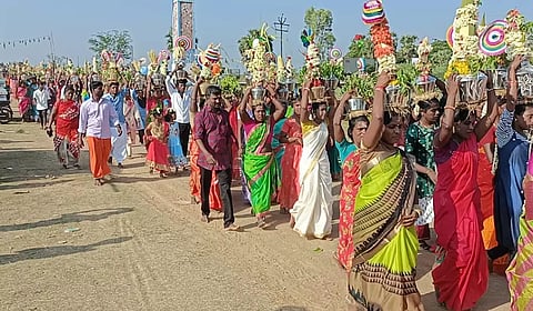 வீரமாகாளியம்மன் கோவில் மது எடுப்பு விழா
