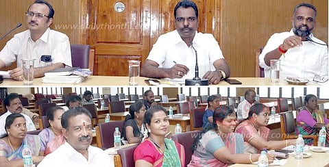 குமரி மாவட்டத்தில்சுற்றுலா தலங்களை இணைத்து பஸ்கள் இயக்க வேண்டும்மாவட்ட பஞ்சாயத்து தலைவர் வலியுறுத்தல்