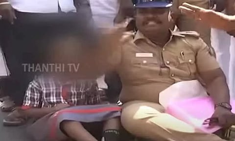 தவறான சிகிச்சையால் மகளின் கால் பாதிப்பு - தலைமைச் செயலகம் அருகே போராட்டத்தில் ஈடுபட்ட காவலர்