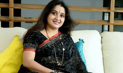 பிரபல தமிழ் நடிகை மருத்துவமனையில் அனுமதி..!!