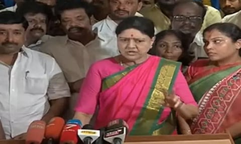 அதிமுக ஒன்றிணைவதே நோக்கம்: நான் எல்லோருக்கும் பொதுவான தலைவர்: சசிகலா