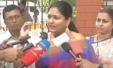 'அண்ணாமலை வெளியிட்ட அறிக்கையில் புதிதாக ஒன்றும் இல்லை' - காயத்ரி ரகுராம்