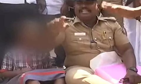 தலைமைச் செயலகம் அருகே மகளுடன் காவலர் போராட்டம் - தவறான சிகிச்சை குறித்து மருத்துவ விசாரணை நடத்த பரிந்துரை