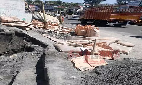 போக்குவரத்துக்கு இடையூறாக கட்டுமான பொருட்கள்